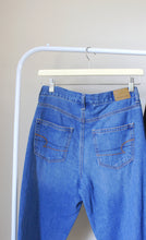 Load image into Gallery viewer, American Eagle Jeans │Blue│Small
